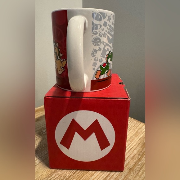 Super Mario 10 oz. Nintendo Ceramic Coffee Mug - Picture 4 of 6